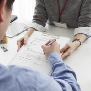 雇员可以无损失的解除雇佣合同吗？