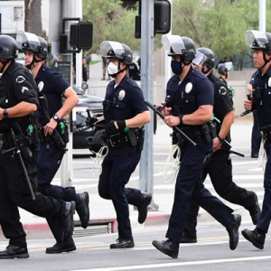 在美国你该如何让警察办事？